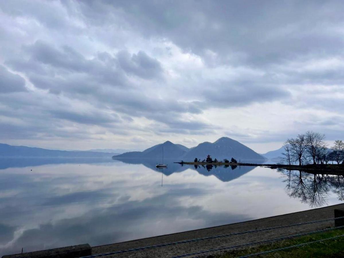 Yellow House By Lake Toya Toyako 외부 사진